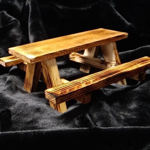 Squirrel bench feeder